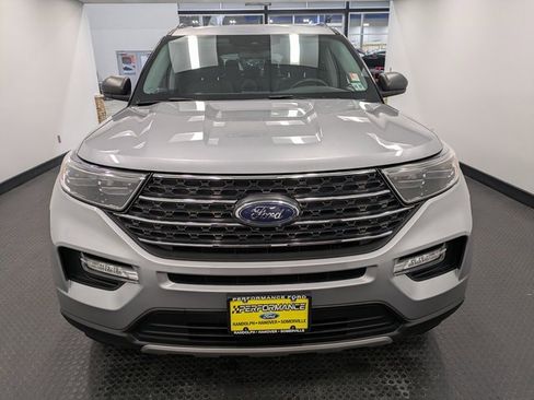 Used 2022 Ford Explorer XLT w/ Equipment Group 202A image 2
