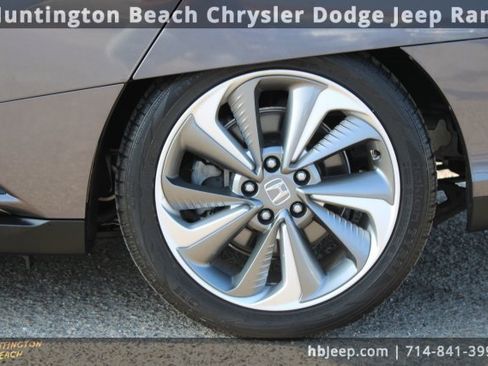 Used 2019 Honda Clarity Plug-In Hybrid image 8