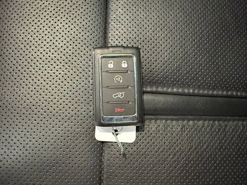 Used 2025 Jeep Wagoneer Series II w/ Premium Group I image 28