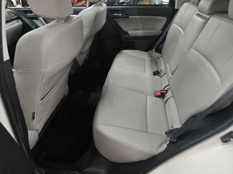 Used 2014 Subaru Forester 2.5i Limited AWD/4WD image 8