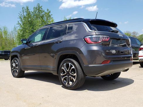 Certified 2022 Jeep Compass Limited AWD/4WD image 5