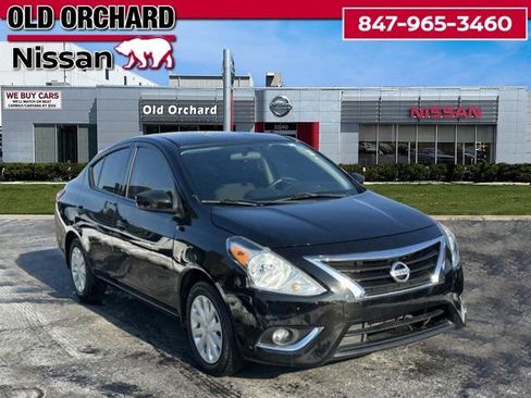 Used 2018 Nissan Versa S Plus image 3