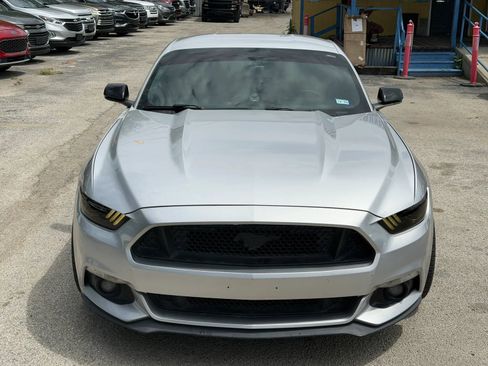 Used 2017 Ford Mustang Coupe RWD image 2
