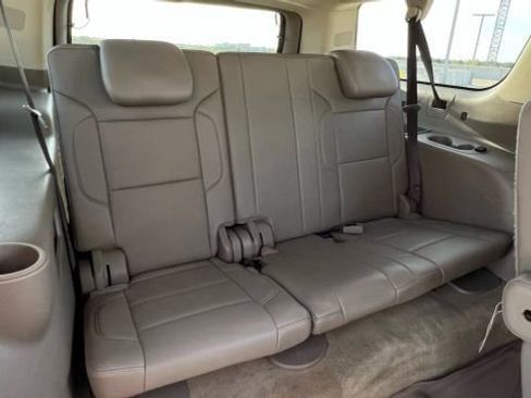 Used 2017 Chevrolet Suburban Premier image 25