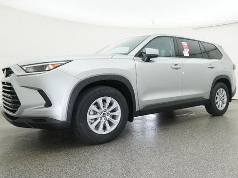 New 2026 Toyota Grand Highlander XLE image 17