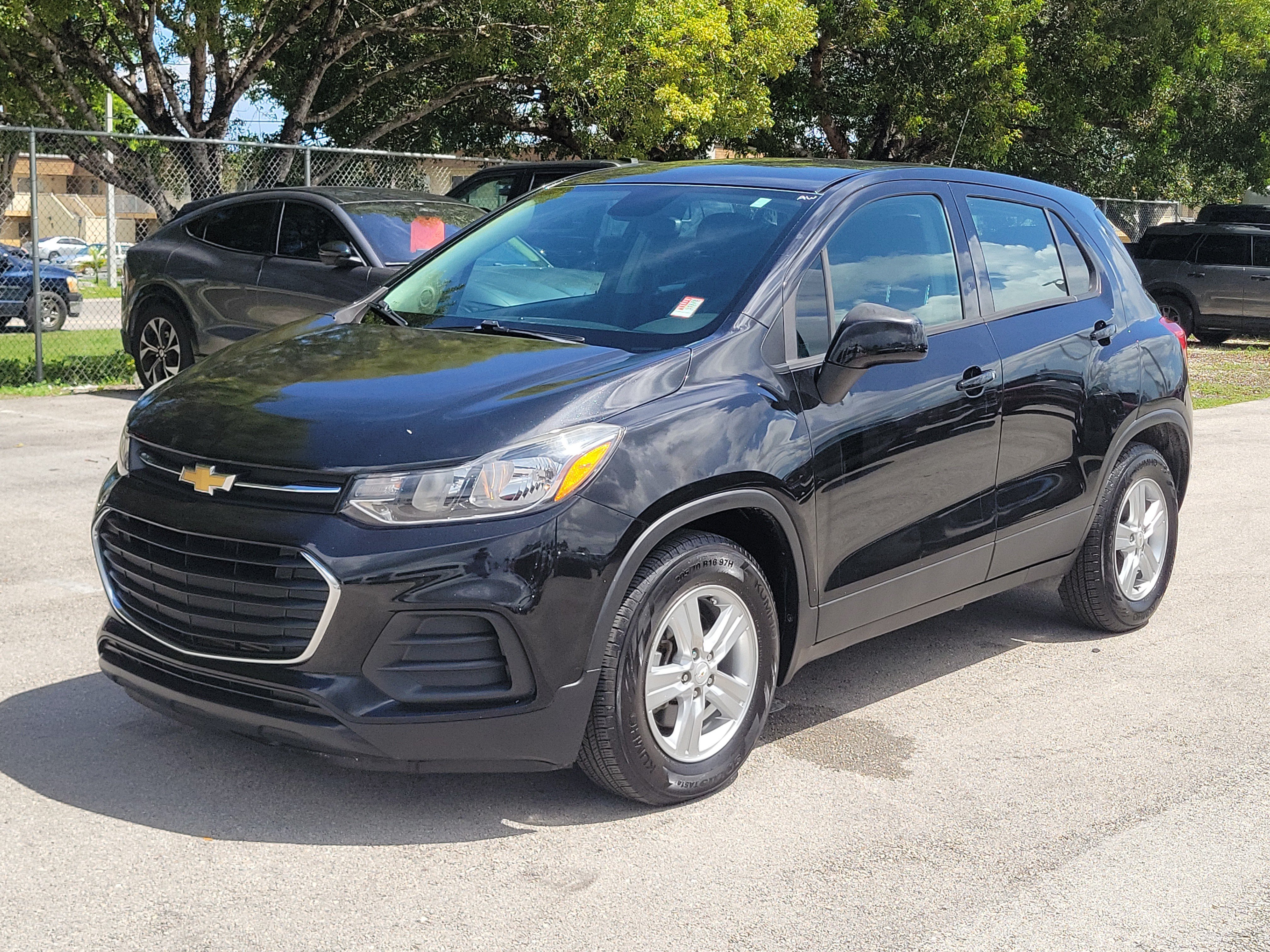 Used 2020 Chevrolet Trax LS FWD image 34