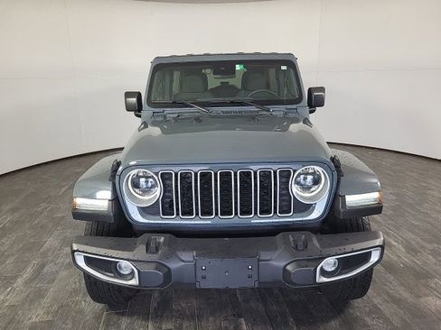 Used 2024 Jeep Wrangler Sahara image 2