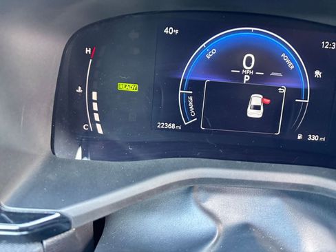 Used 2025 Toyota Camry LE image 39