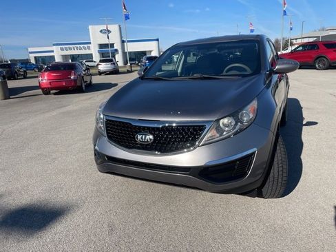 Used 2016 Kia Sportage LX image 3
