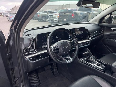 Used 2024 Kia Sportage EX FWD image 11