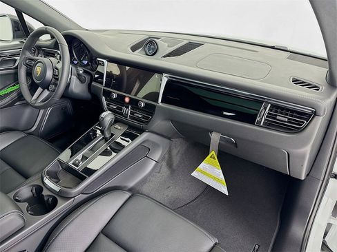 New 2026 Porsche Macan Turbo image 32