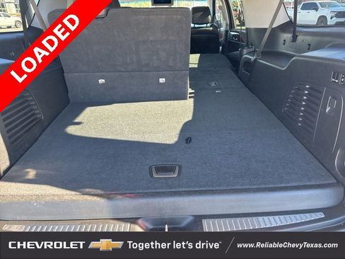 Used 2019 Cadillac Escalade ESV Premium Luxury image 9