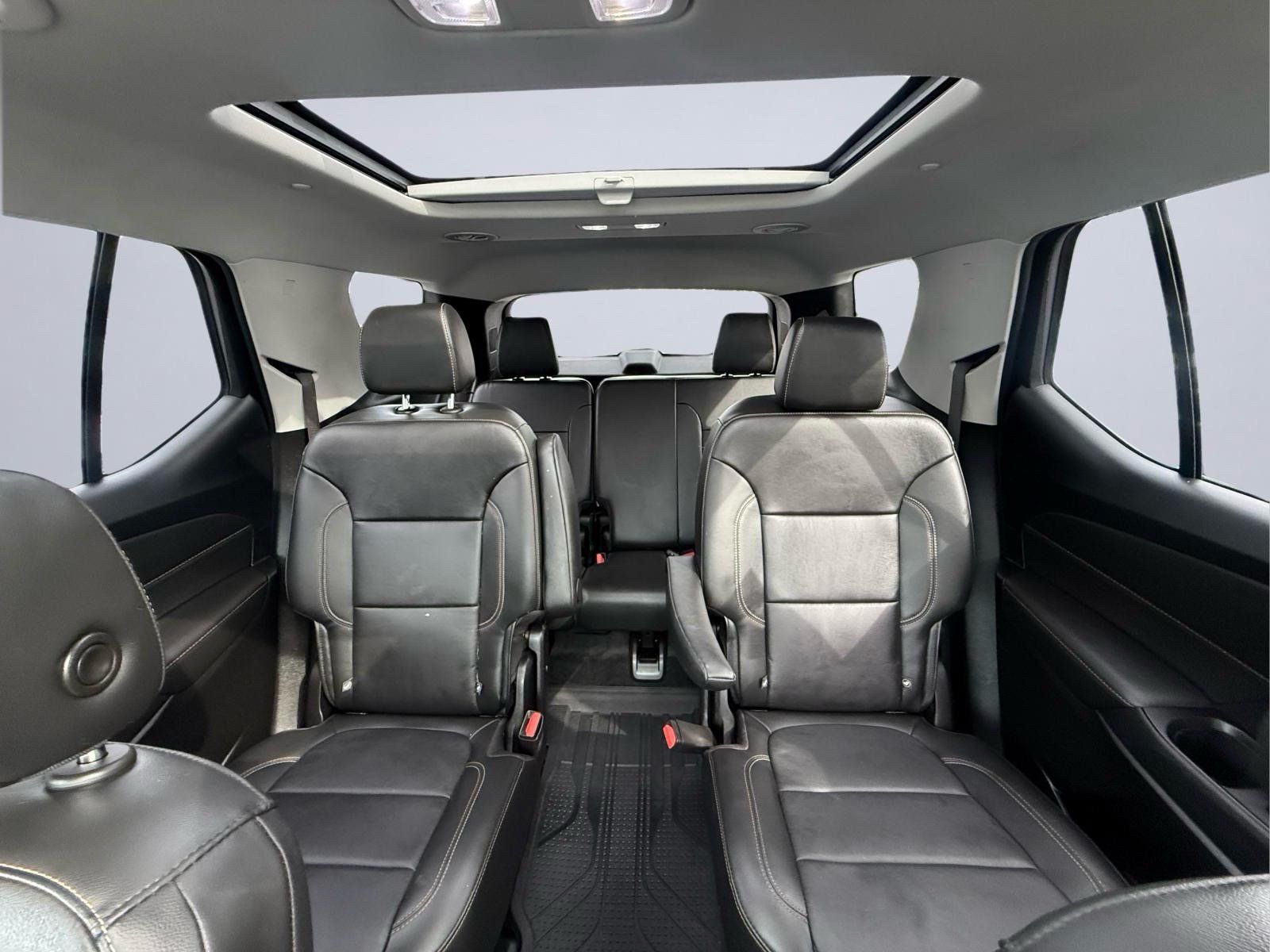 Used 2020 Chevrolet Traverse LT w/ LT Premium Package AWD/4WD image 23