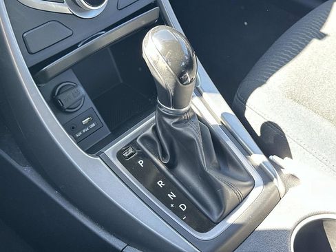 Used 2015 Hyundai Elantra SE w/ Option Group 03 FWD image 31
