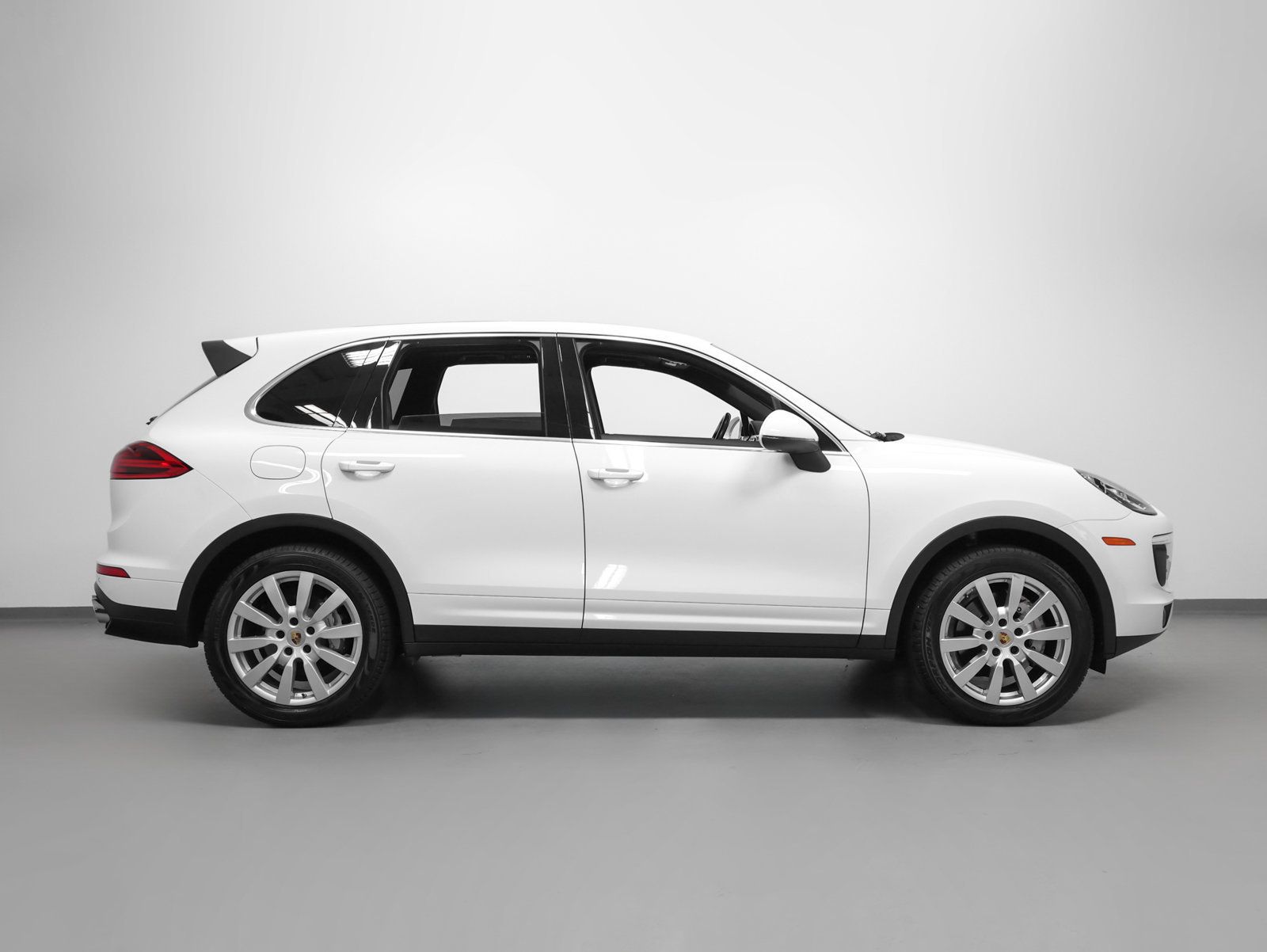 Used 2015 Porsche Cayenne S AWD/4WD image 13