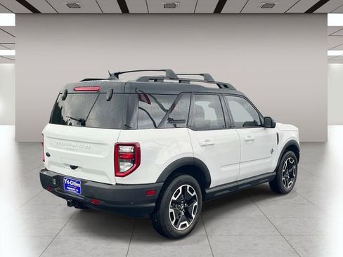 Used 2022 Ford Bronco Sport Outer Banks w/ Tech Package AWD/4WD image 3