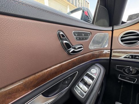 Used 2016 Mercedes-Benz S 550 4MATIC Sedan w/ Sport Package image 26