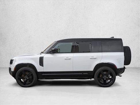 Used 2025 Land Rover Defender 110 X-Dynamic SE AWD/4WD image 5