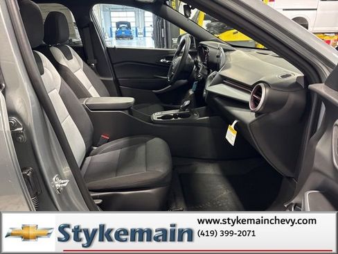 New 2026 Chevrolet Trax RS w/ Sunroof Package image 19