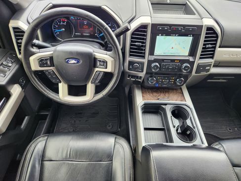 Used 2019 Ford F250 Lariat w/ Lariat Ultimate Package AWD/4WD image 26