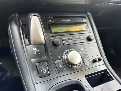 Used 2015 Lexus CT 200h image 33