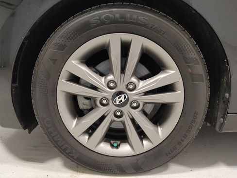 Used 2018 Hyundai Elantra SEL w/ Cargo Package image 31