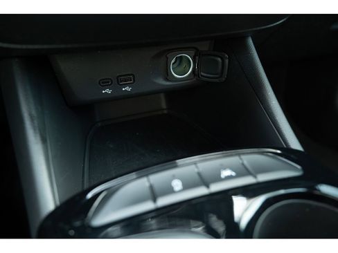 Used 2025 Buick Envista Sport Touring w/ Convenience I Package FWD image 27