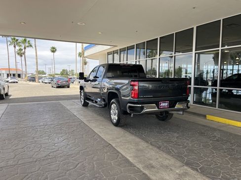 Used 2020 Chevrolet Silverado 2500 LTZ w/ LTZ Texas Edition image 3