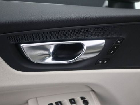 Used 2024 Volvo XC60 B5 Plus w/ Protection Package Premier AWD/4WD image 14