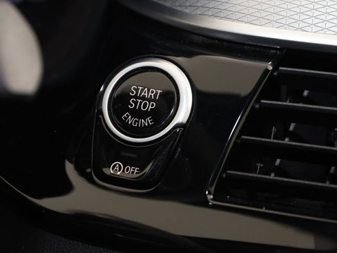 Used 2020 BMW M550i xDrive w/ Premium Package image 34