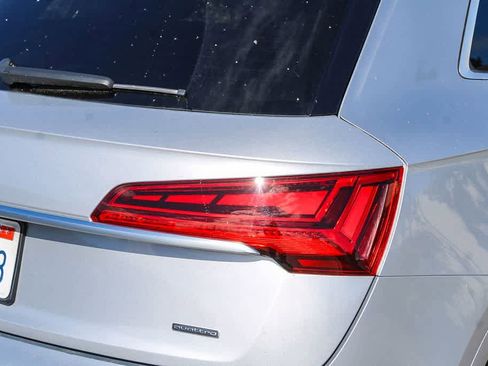 Used 2023 Audi Q5 2.0T Premium w/ Convenience Package AWD/4WD image 11