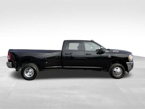 Used 2024 RAM 3500 Tradesman w/ Chrome Appearance Group image 9