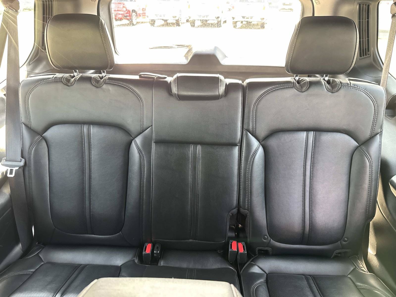 Used 2023 Jeep Wagoneer L Series II AWD/4WD image 18