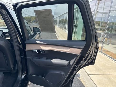 Certified 2025 Volvo XC90 B6 Plus AWD/4WD image 11
