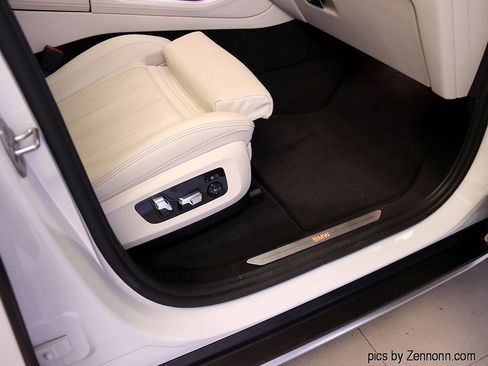 Used 2022 BMW X5 xDrive45e w/ Executive Package image 40