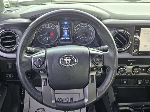 Used 2020 Toyota Tacoma TRD Off-Road AWD/4WD image 18