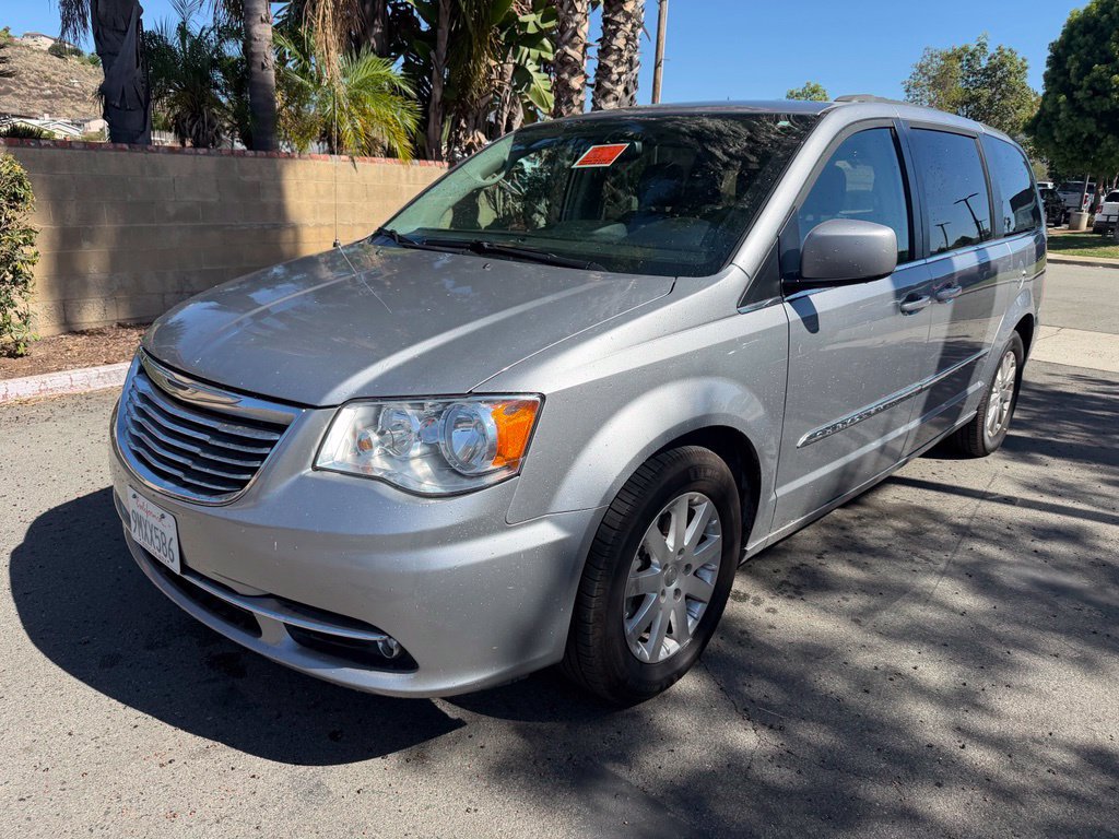 Used 2016 Chrysler Town & Country Touring FWD image 6