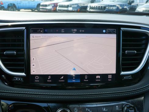 New 2026 Chrysler Pacifica Limited AWD/4WD image 20