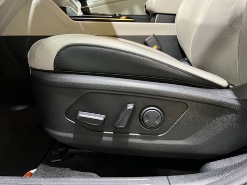 Used 2023 Kia Sportage EX image 23