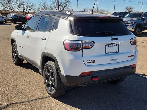 Used 2023 Jeep Compass Trailhawk image 3