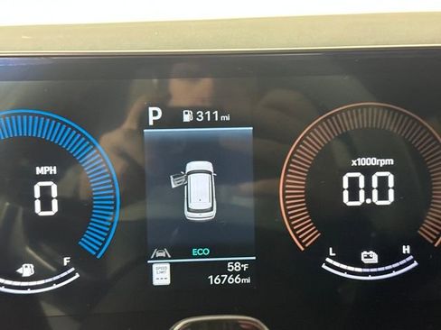 Used 2024 Hyundai Santa Fe SEL image 18