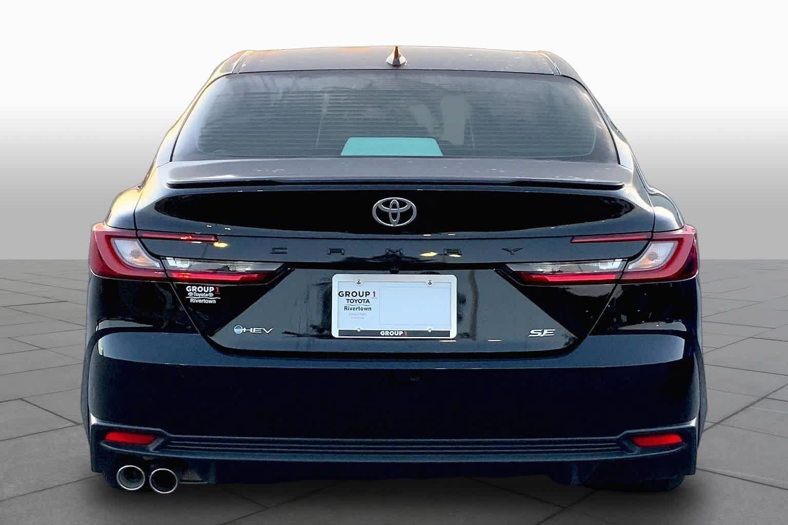 Used 2026 Toyota Camry SE w/ Convenience Package FWD image 5