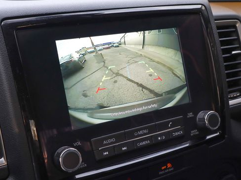 Used 2022 Nissan Frontier SV image 12