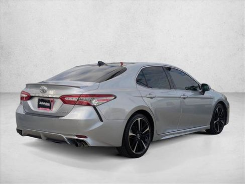 Used 2018 Toyota Camry XSE image 5