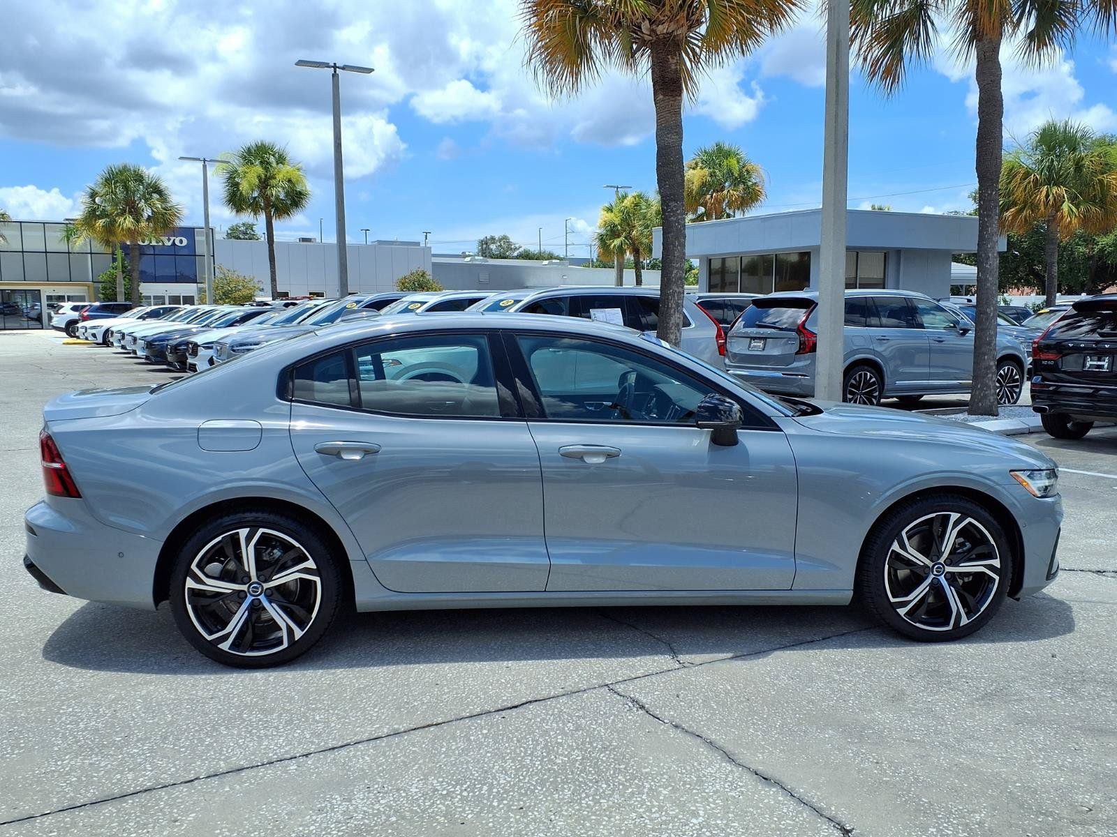 Certified 2025 Volvo S60 B5 Plus AWD/4WD image 8