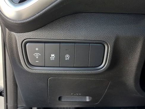 Used 2023 Kia Soul LX w/ LX Technology Package image 24