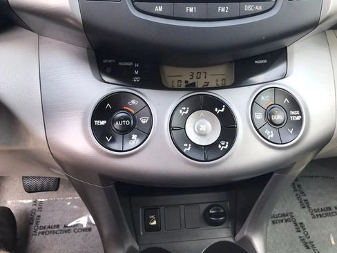 Used 2006 Toyota RAV4 Limited AWD/4WD image 21