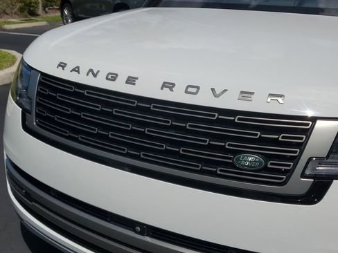 Used 2023 Land Rover Range Rover Long Wheelbase SE AWD/4WD image 9