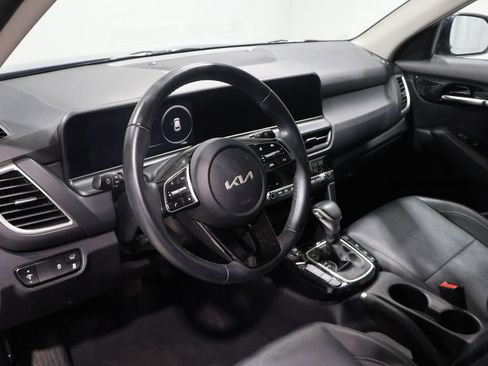 Used 2025 Kia Seltos EX image 15