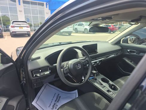 Used 2023 Honda Civic LX image 7
